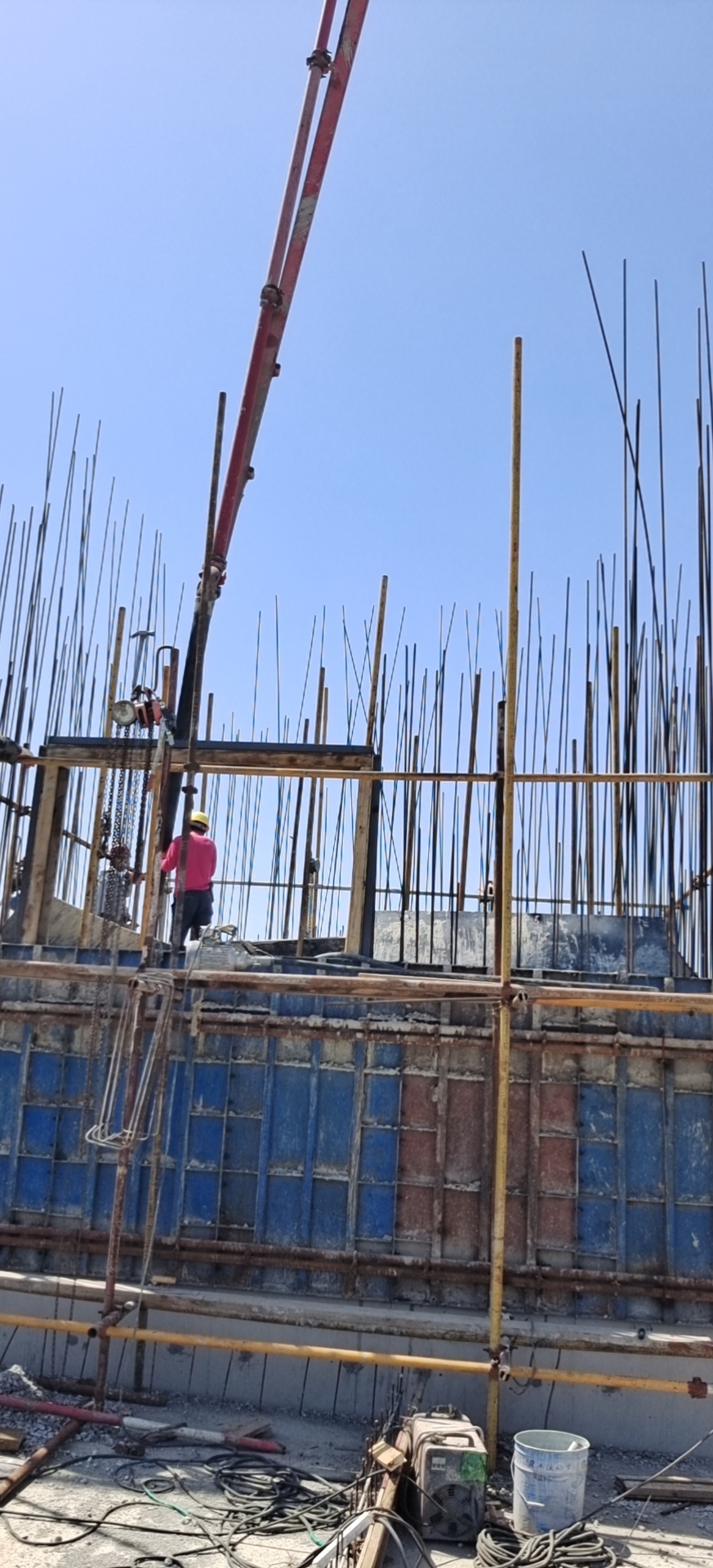 山东莱芜重卡项目一期四标段涂装车间烟囱工程